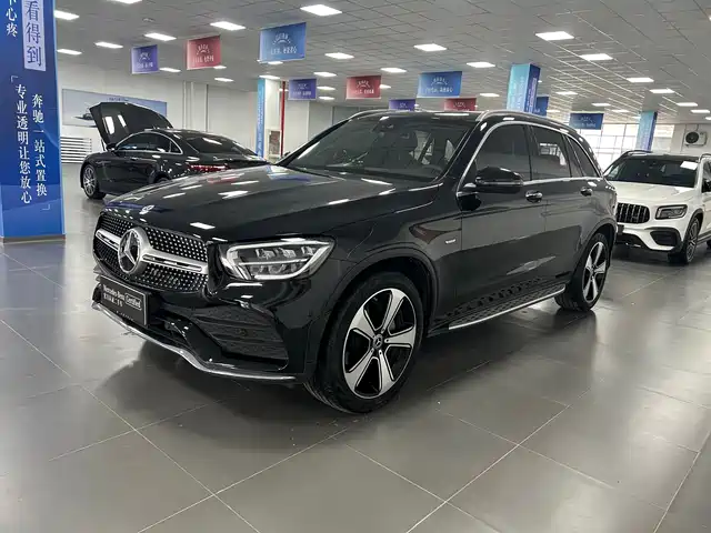 MERCEDES BENZ GLC