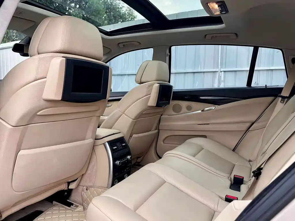 BMW 5 Series GT — миниатюра 10