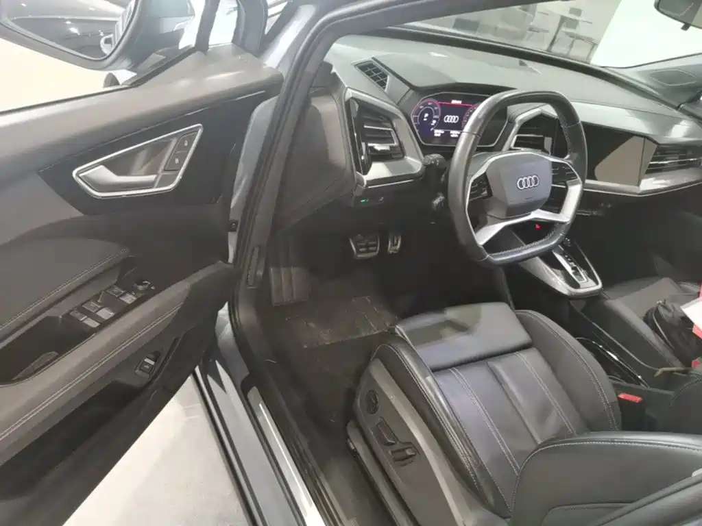 Audi Q4 e-tron — миниатюра 21