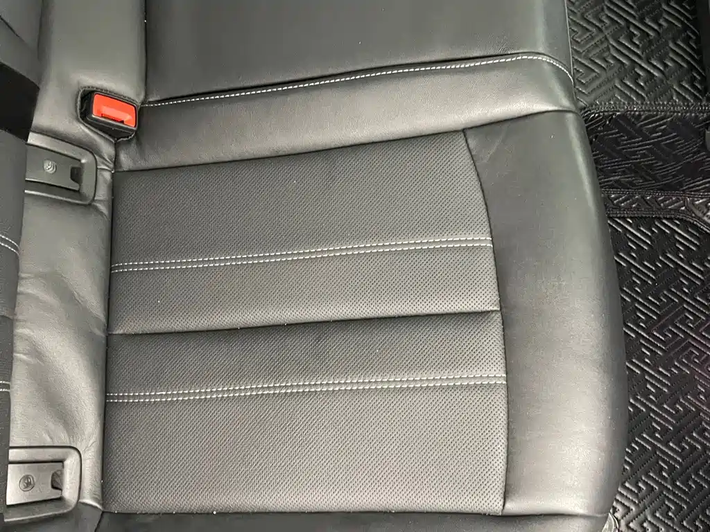 Audi A4L — миниатюра 24
