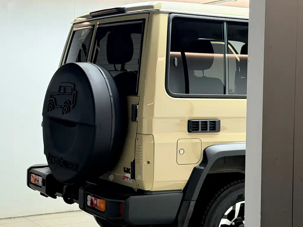 Toyota Land Cruiser — миниатюра 4