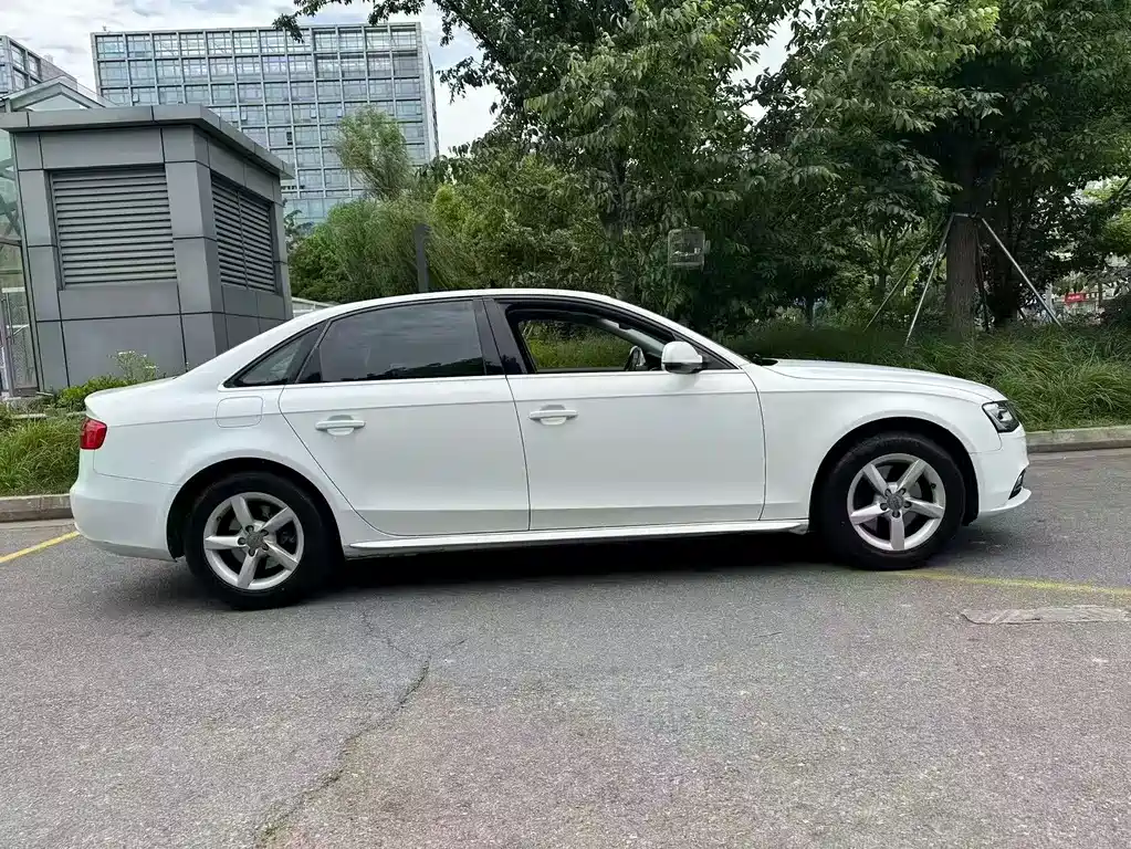 Audi A4L 2013 35 TFSI AT