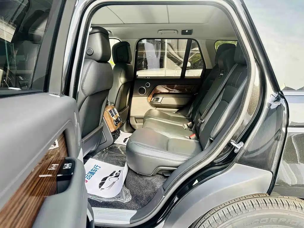 Land Rover Range Rover — миниатюра 7