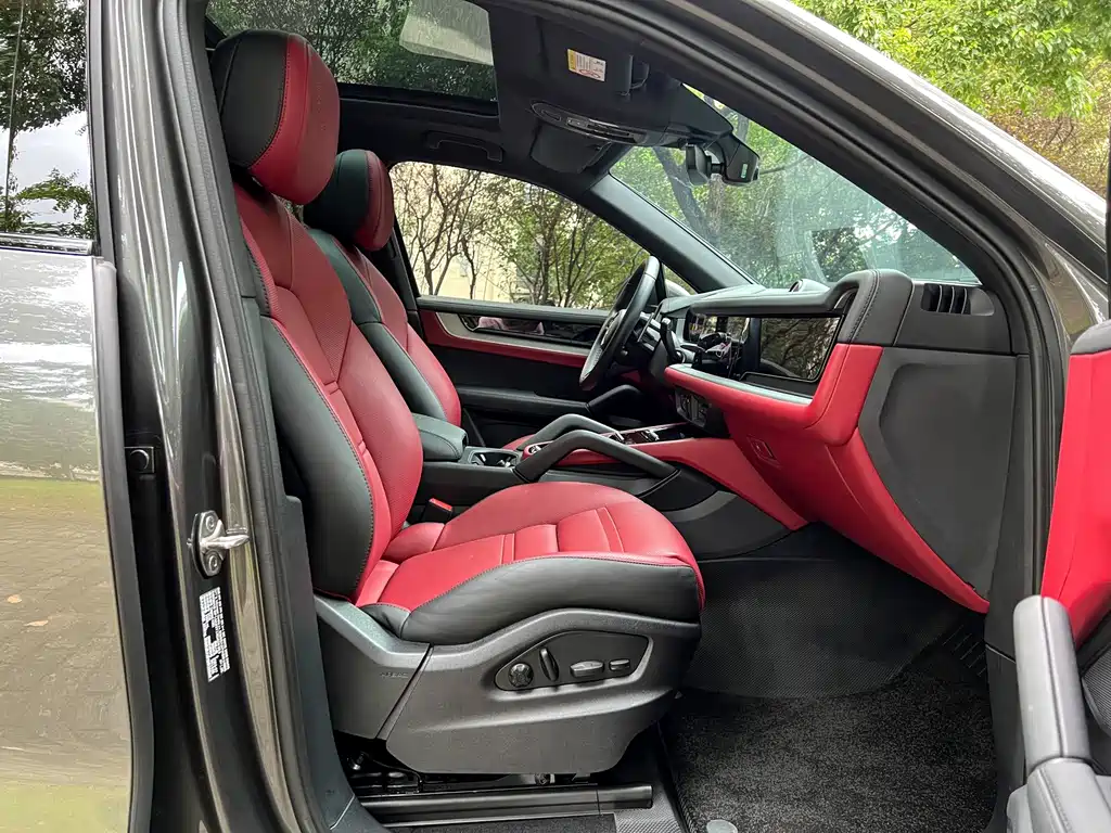 Porsche Cayenne — миниатюра 11