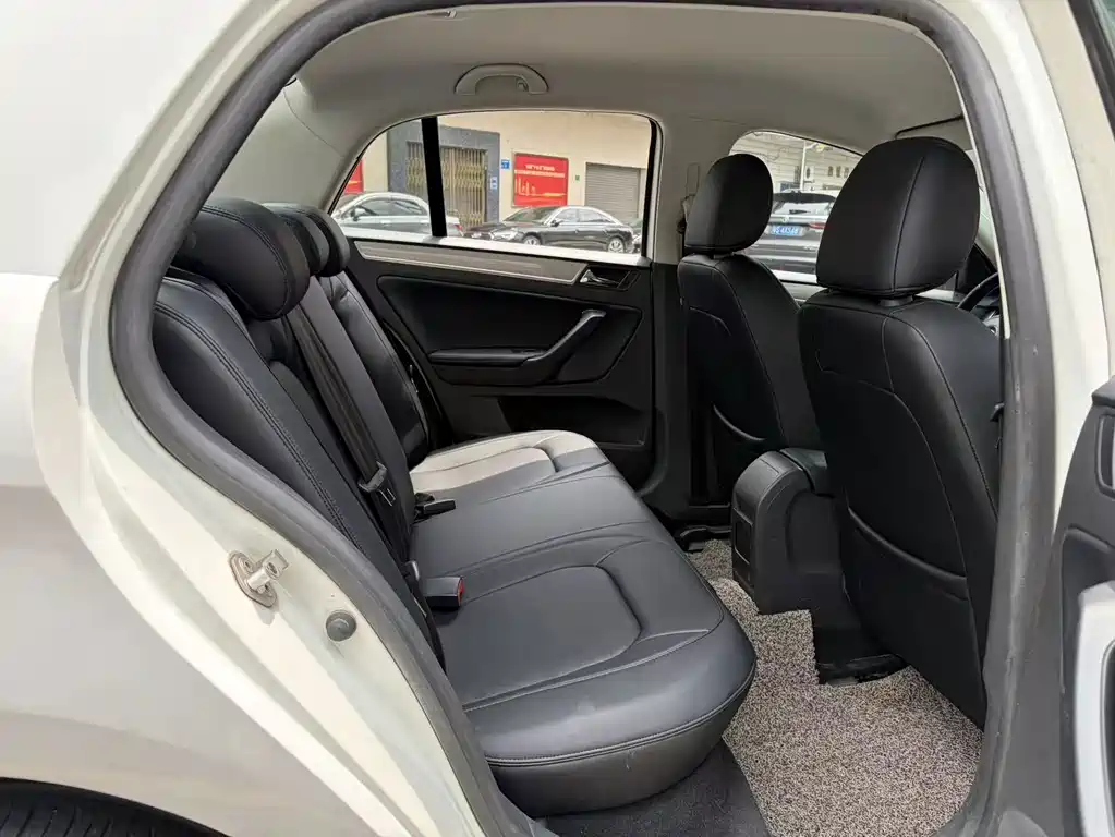Volkswagen Bora — миниатюра 11