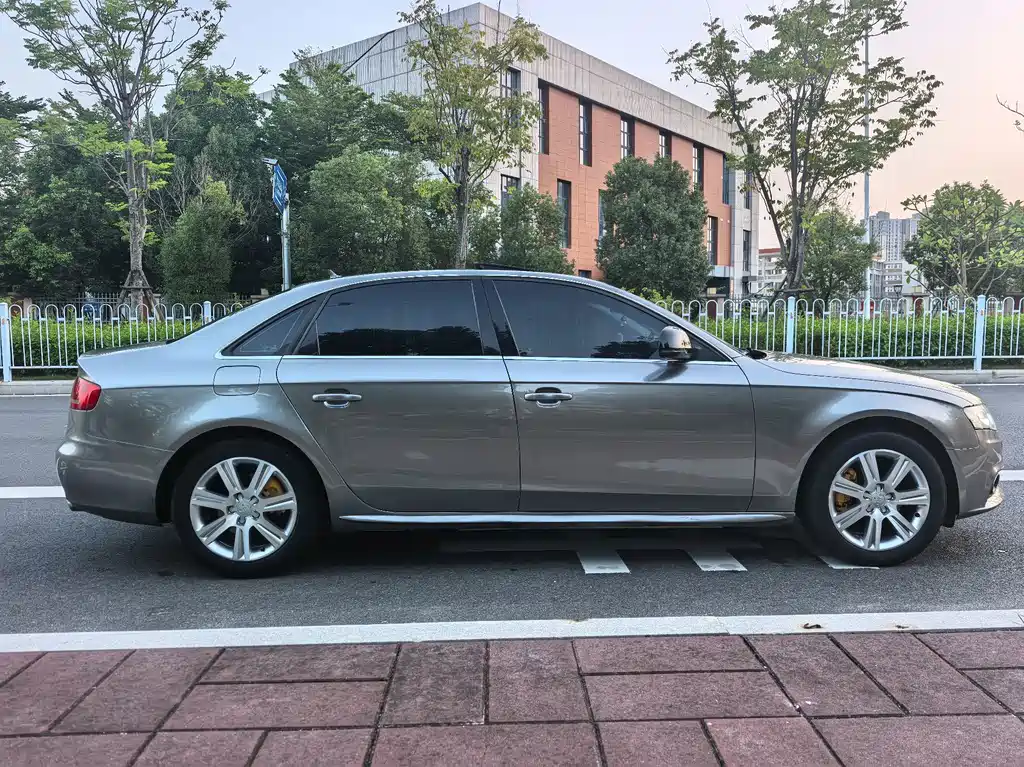 Audi A4L — миниатюра 10