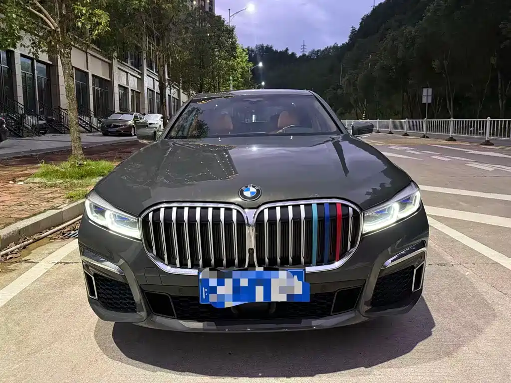 BMW 7 Series — миниатюра 2