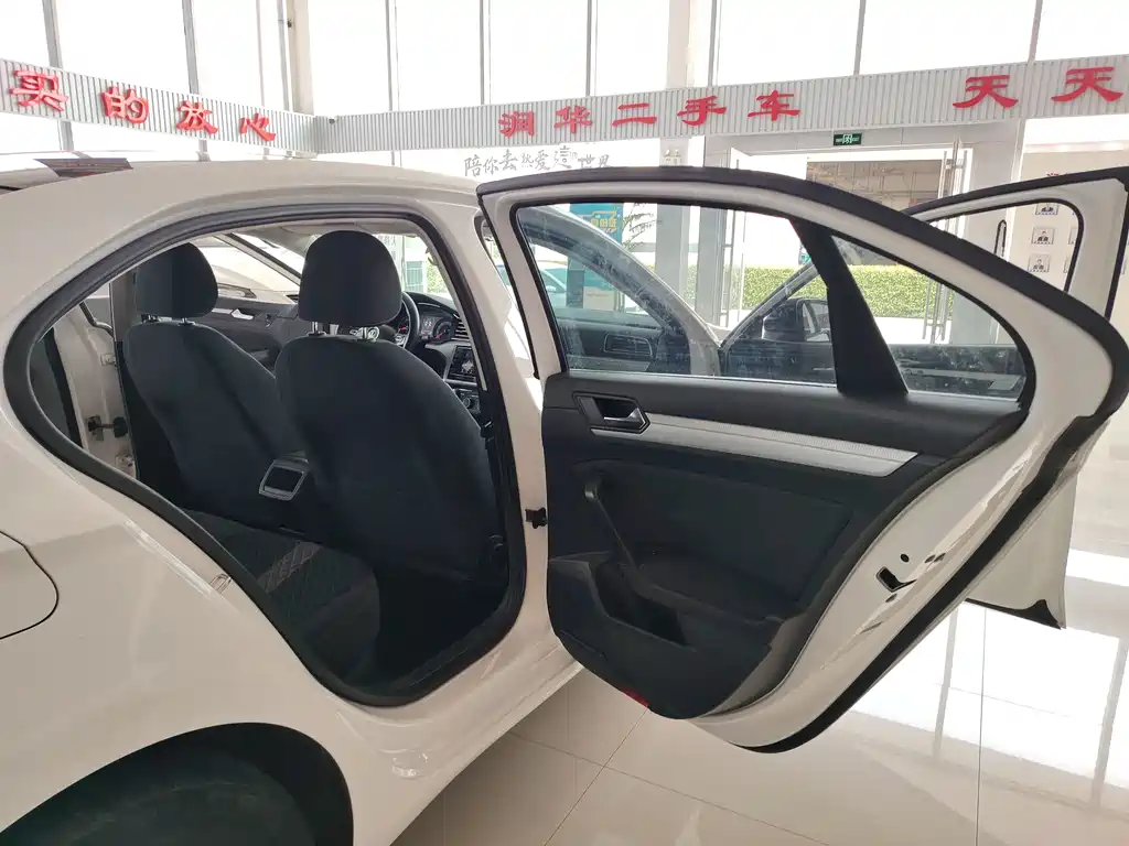 Volkswagen Lamando 2019 230TSI DSG VI