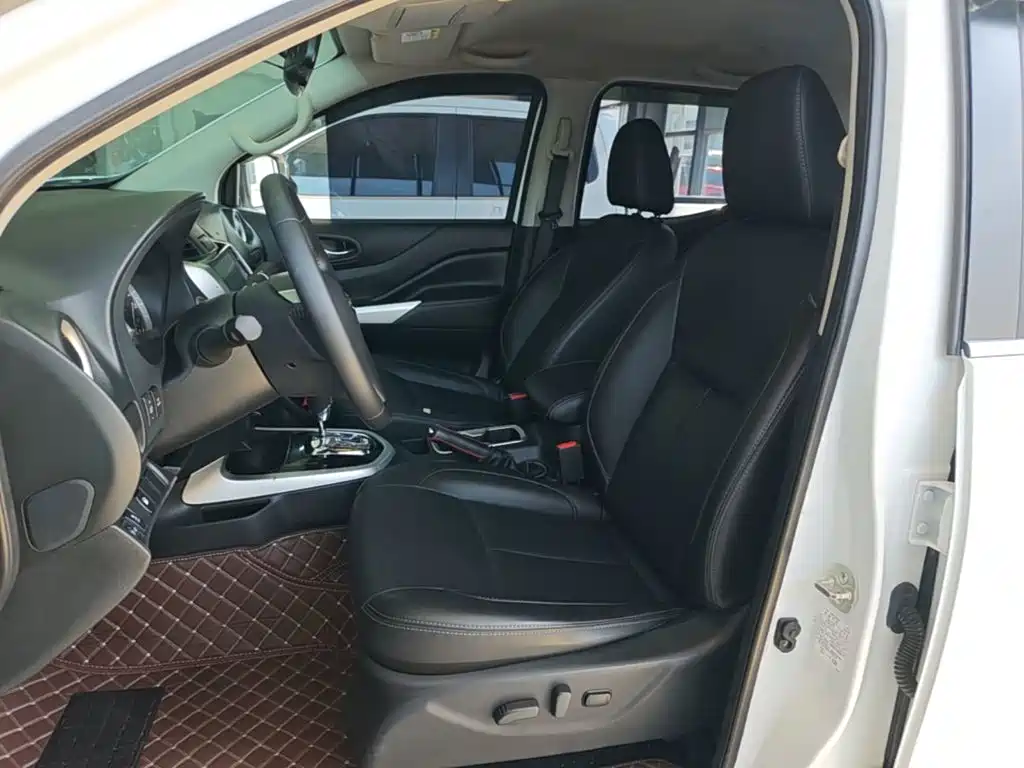 Nissan Navara — миниатюра 15