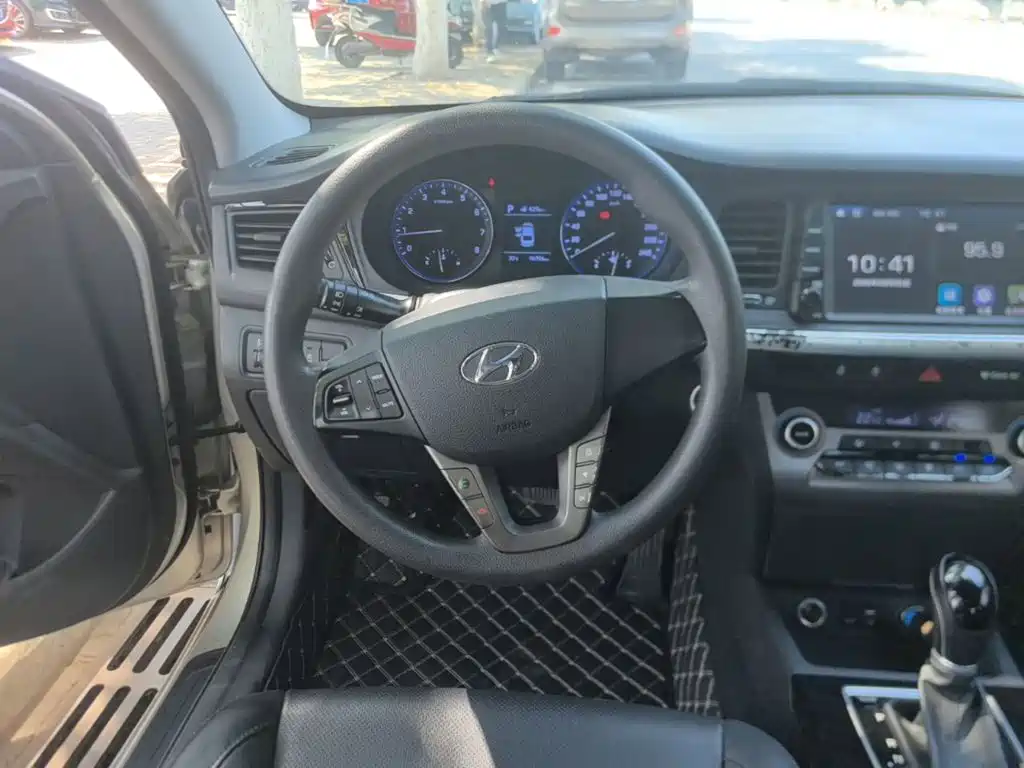 Hyundai Mistra — миниатюра 11