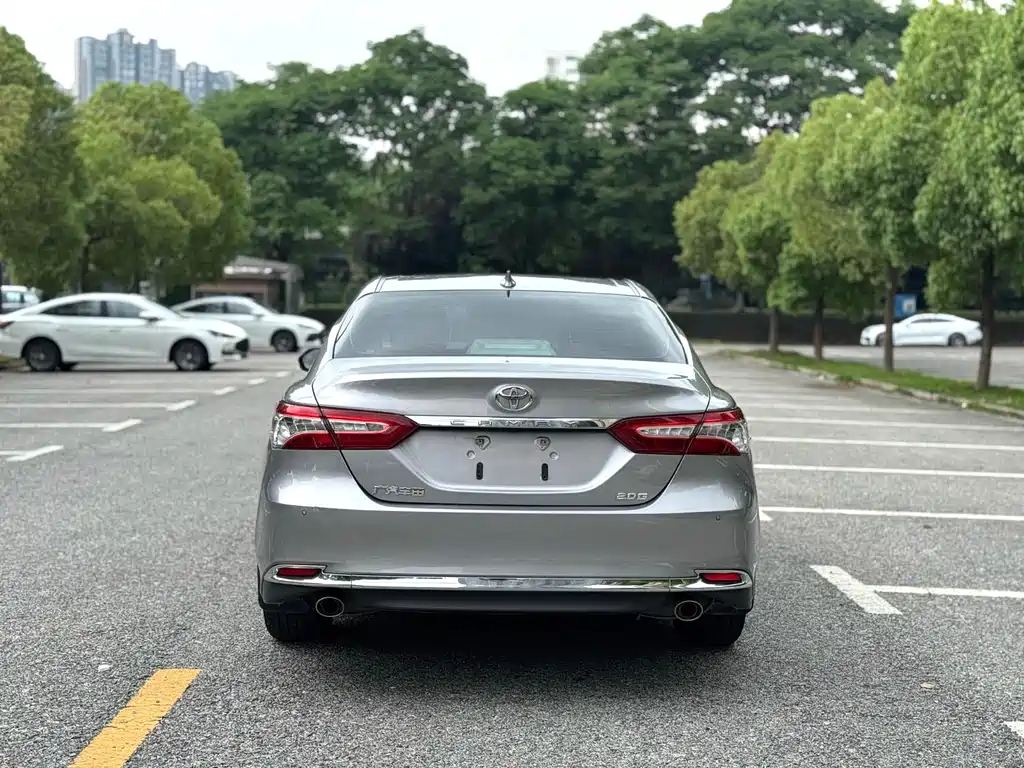 Toyota Camry 2023 2.0G Luxury