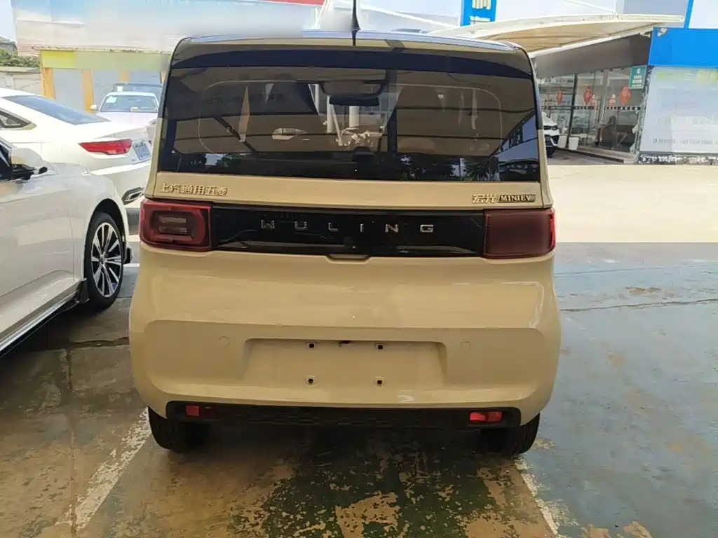 Wuling MINIEV — миниатюра 6