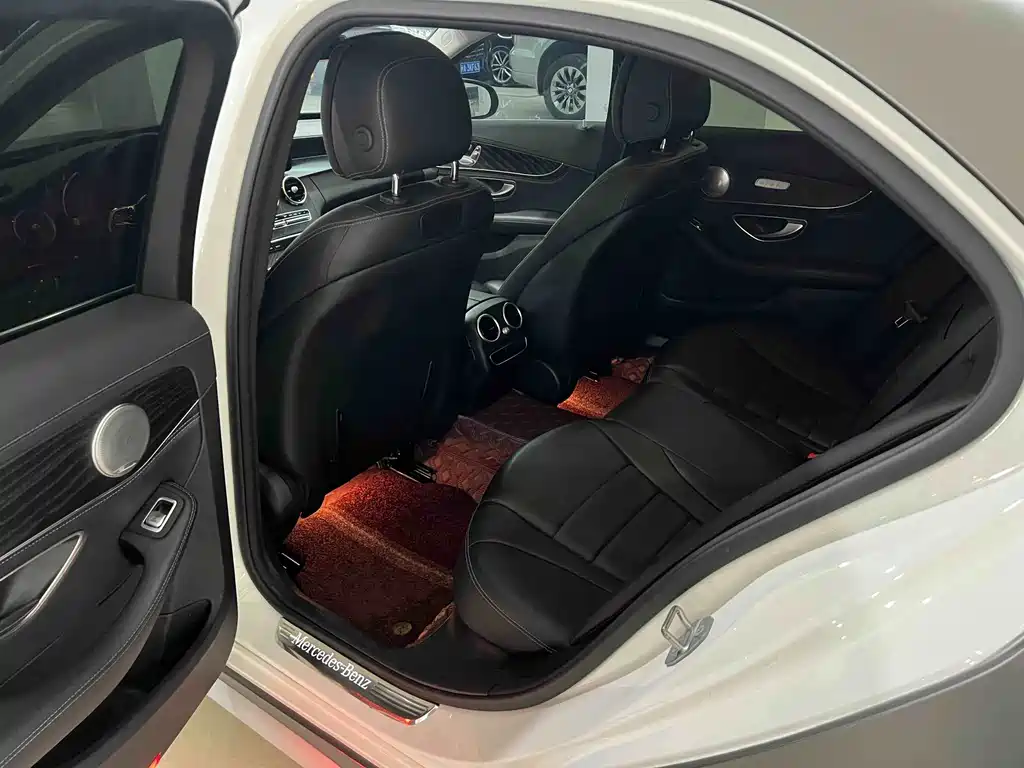 Mercedes-Benz C-Class — миниатюра 9