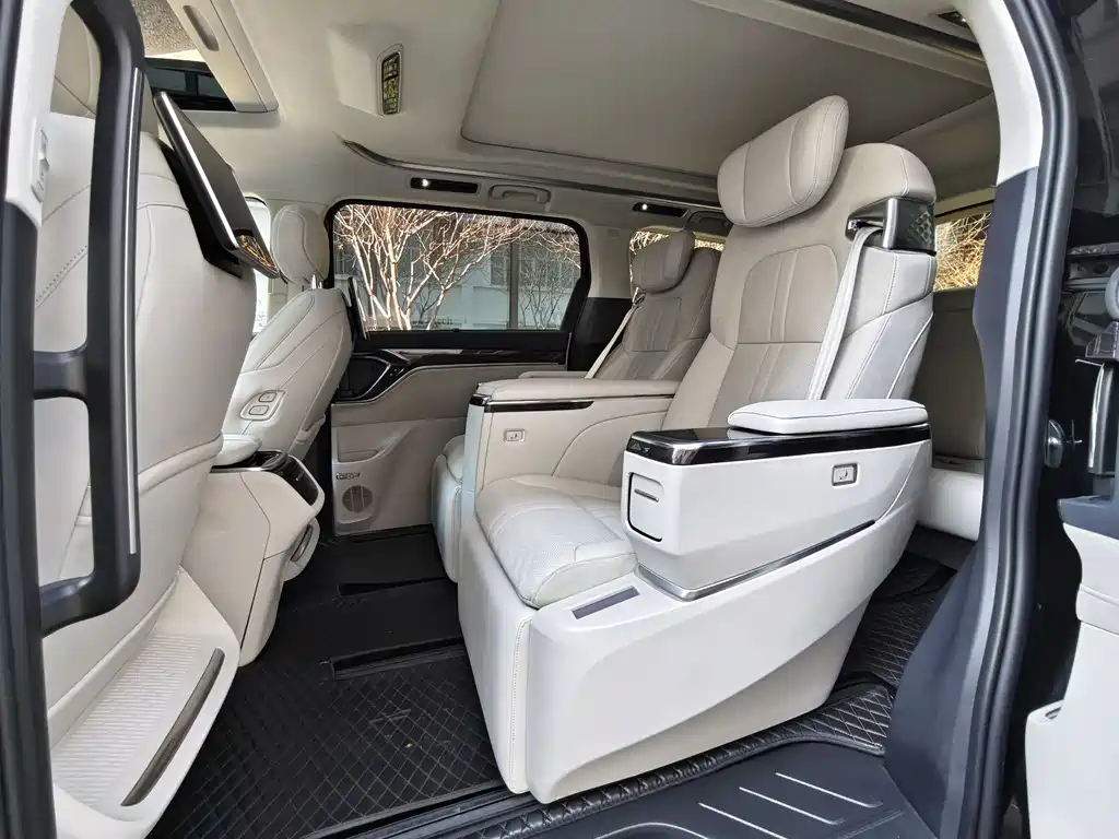 SAIC MAXUS EVERYONE 9