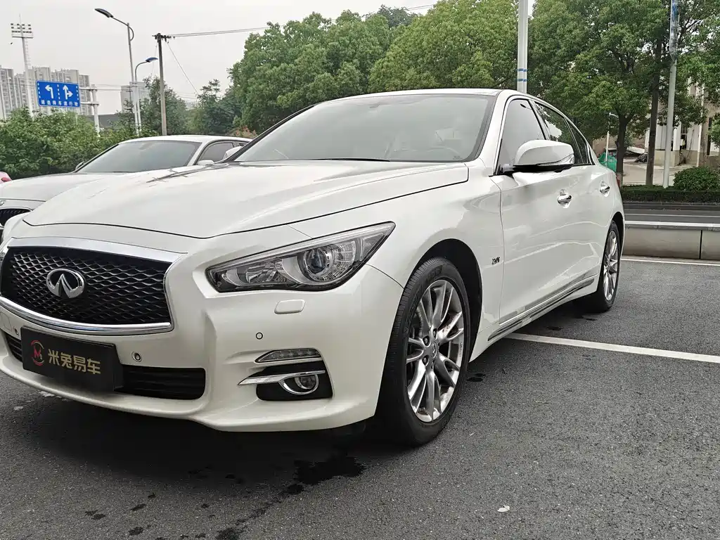 Купить Infiniti Q50L