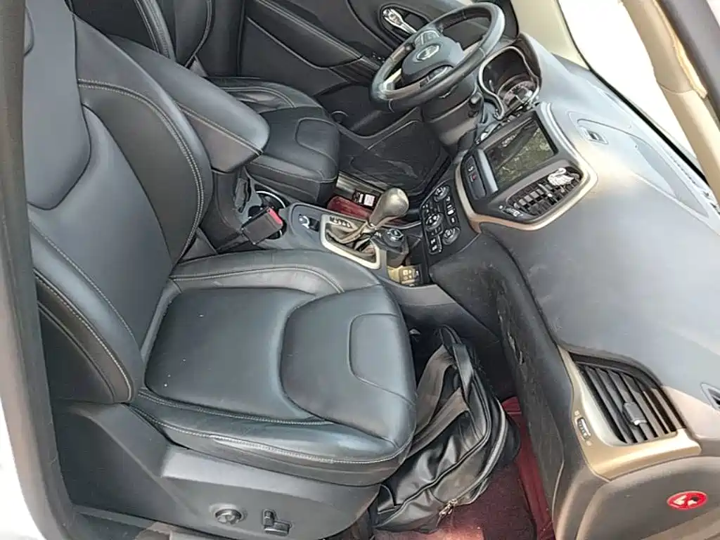 Jeep Cherokee — миниатюра 25