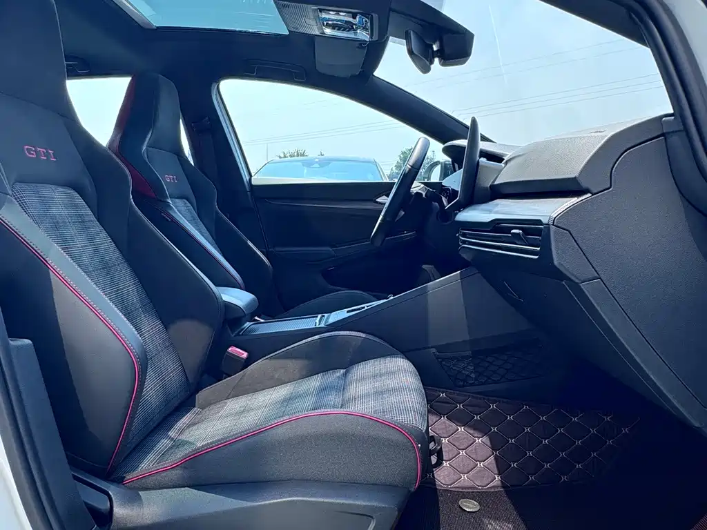 Volkswagen Golf GTI — миниатюра 10