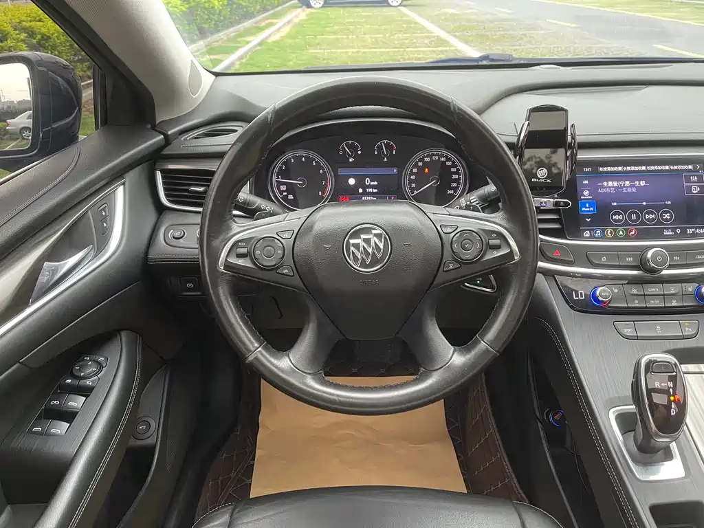 Buick LaCrosse — миниатюра 11