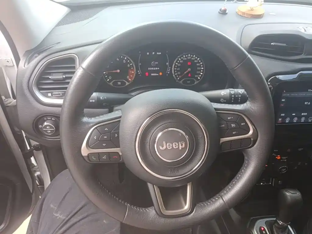 Jeep Renegade — миниатюра 11