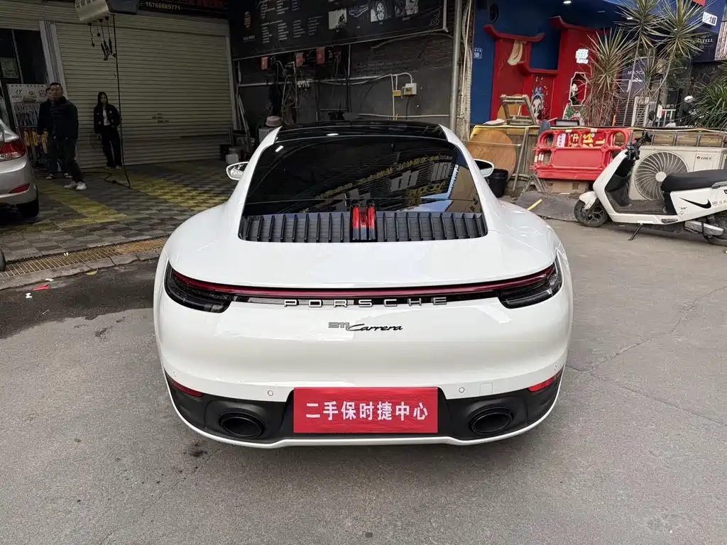 PORSCHE  911