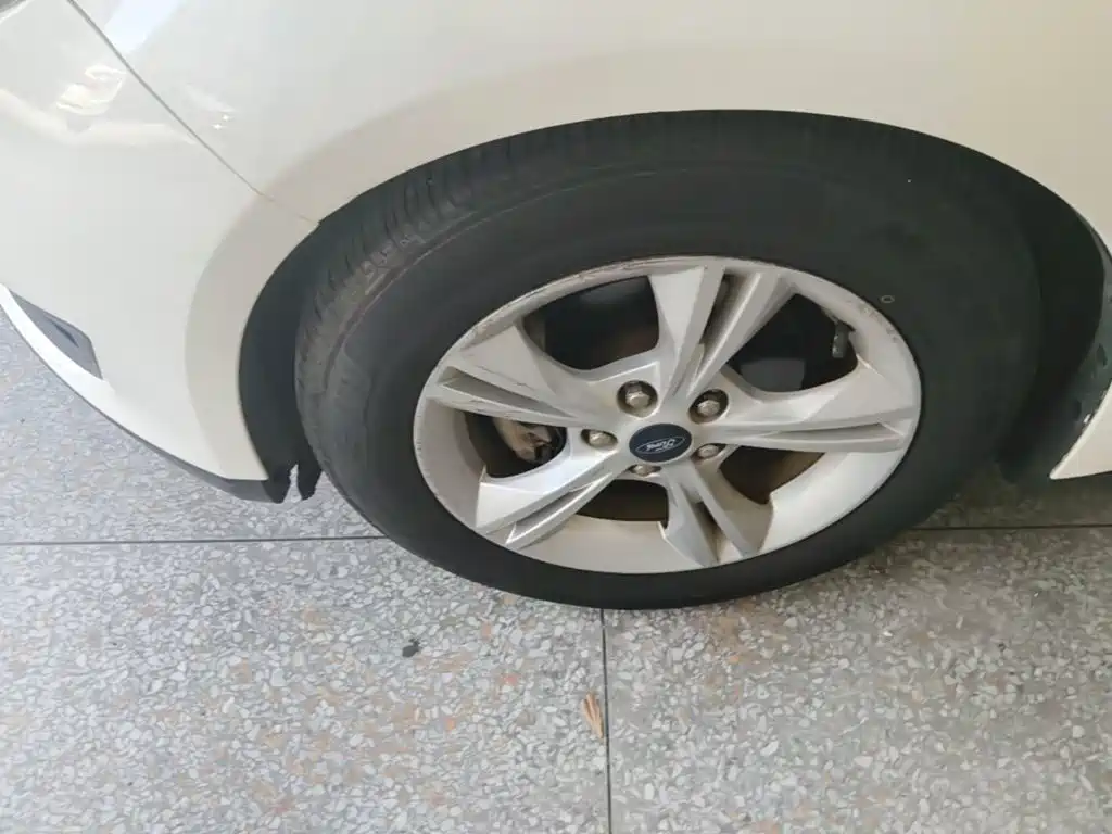 Ford Focus — миниатюра 23