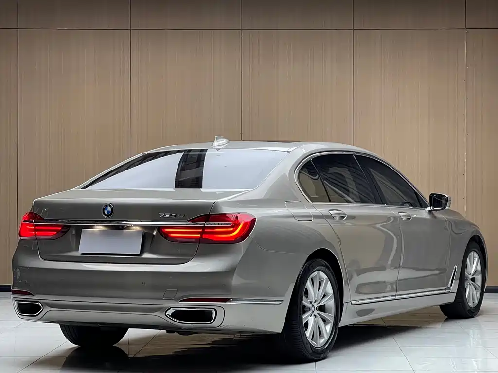 BMW 7 Series 7 2016 730Li Lead