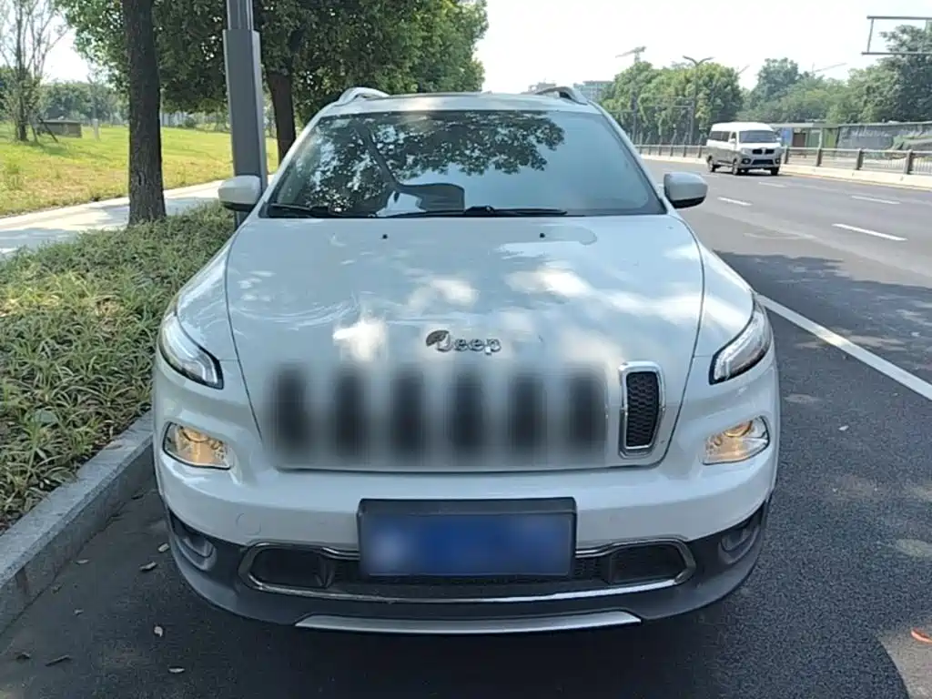 Jeep Cherokee — миниатюра 3