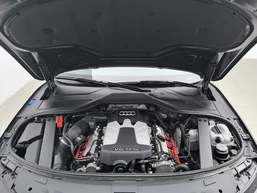 Audi A8 — миниатюра 6