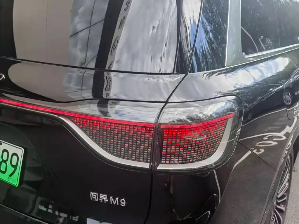 Aito M9 2025 Ultra 52kWh 5 мест (192 ）
