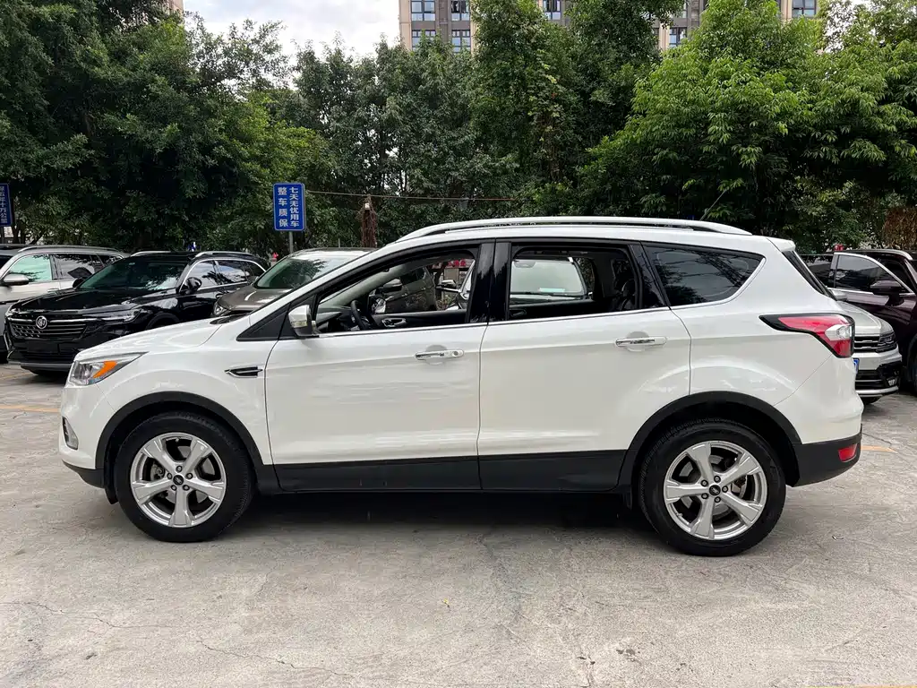 Ford Kuga — миниатюра 6