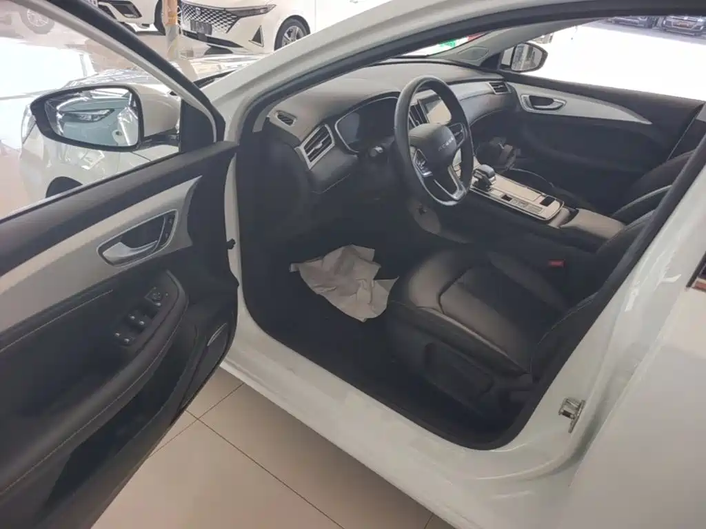 Roewe i6 MAX New Energy — миниатюра 16