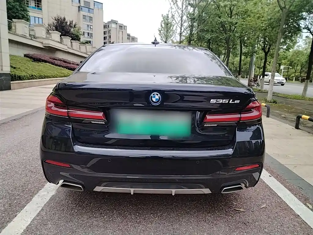 BMW 5 Series 5 2022 535Le M Sport