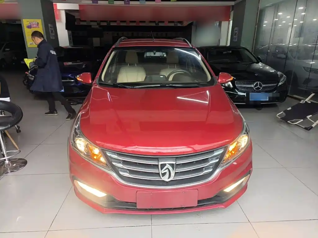 Baojun 310W — миниатюра 3