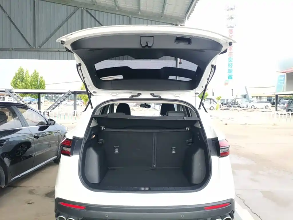 Geely Binyue — миниатюра 19