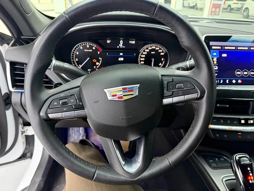 Cadillac CT5 — миниатюра 6