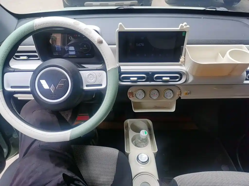 Wuling MINIEV — миниатюра 10