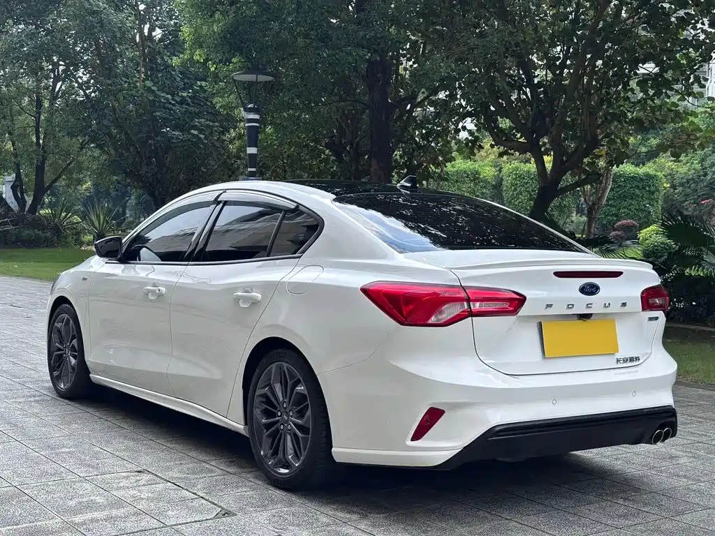 Ford Focus — миниатюра 7