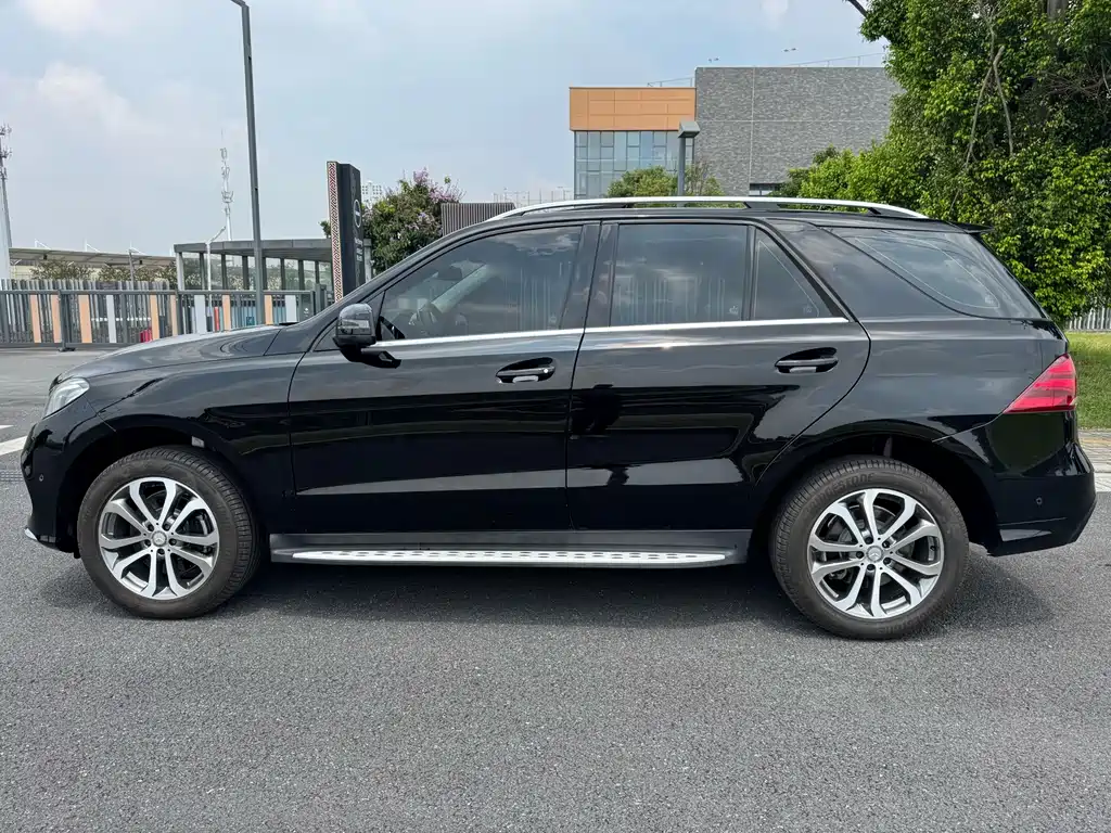 Mercedes-Benz GLE (Import) — миниатюра 3