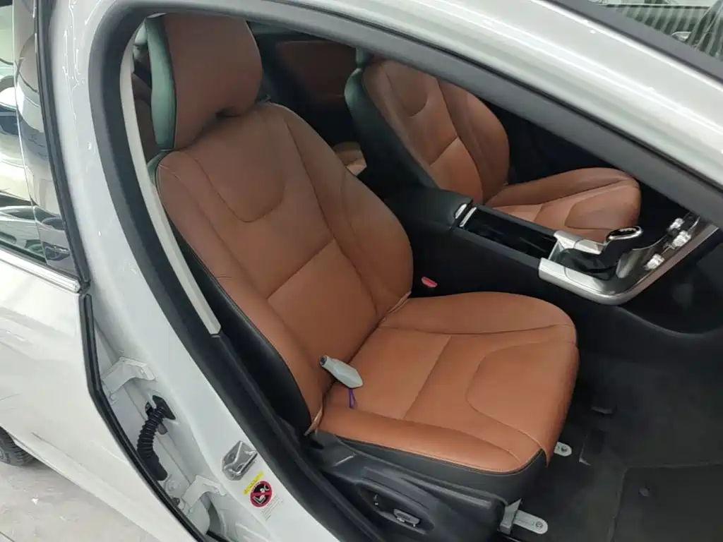 Volvo S60 — миниатюра 25