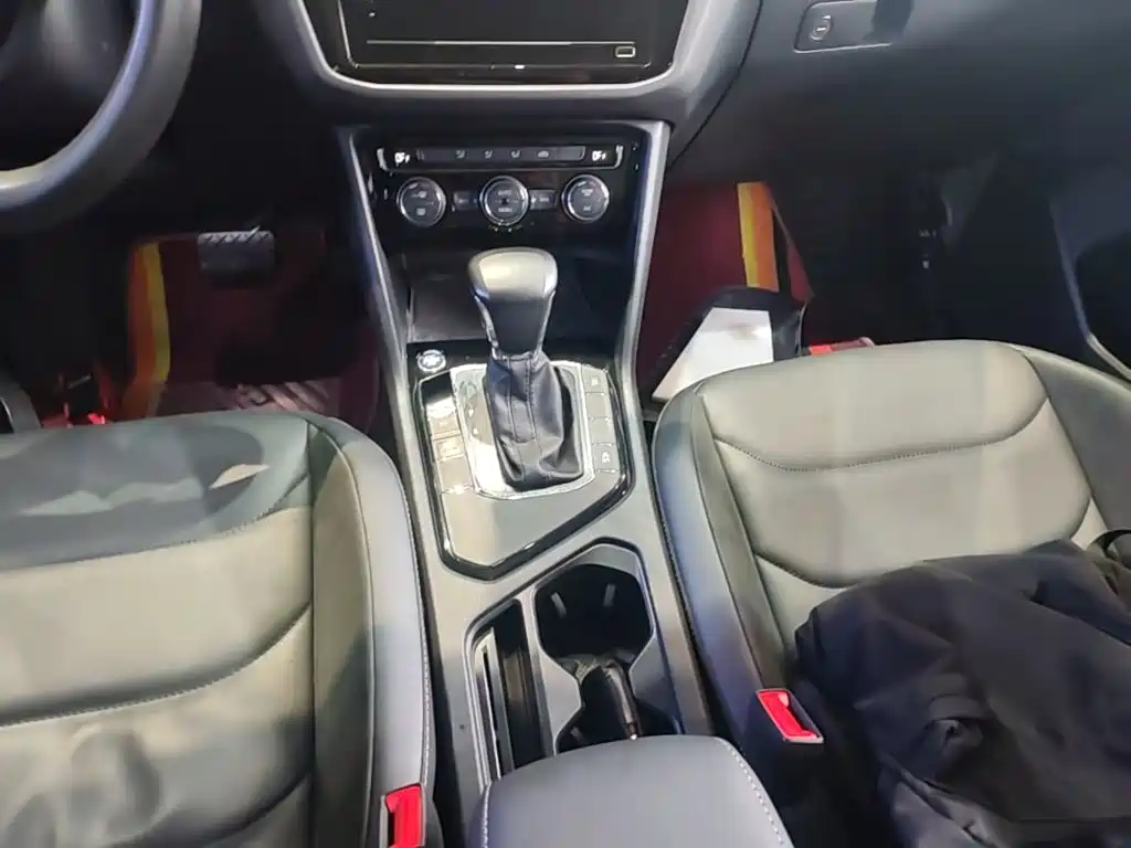 Volkswagen Tiguan L — миниатюра 14
