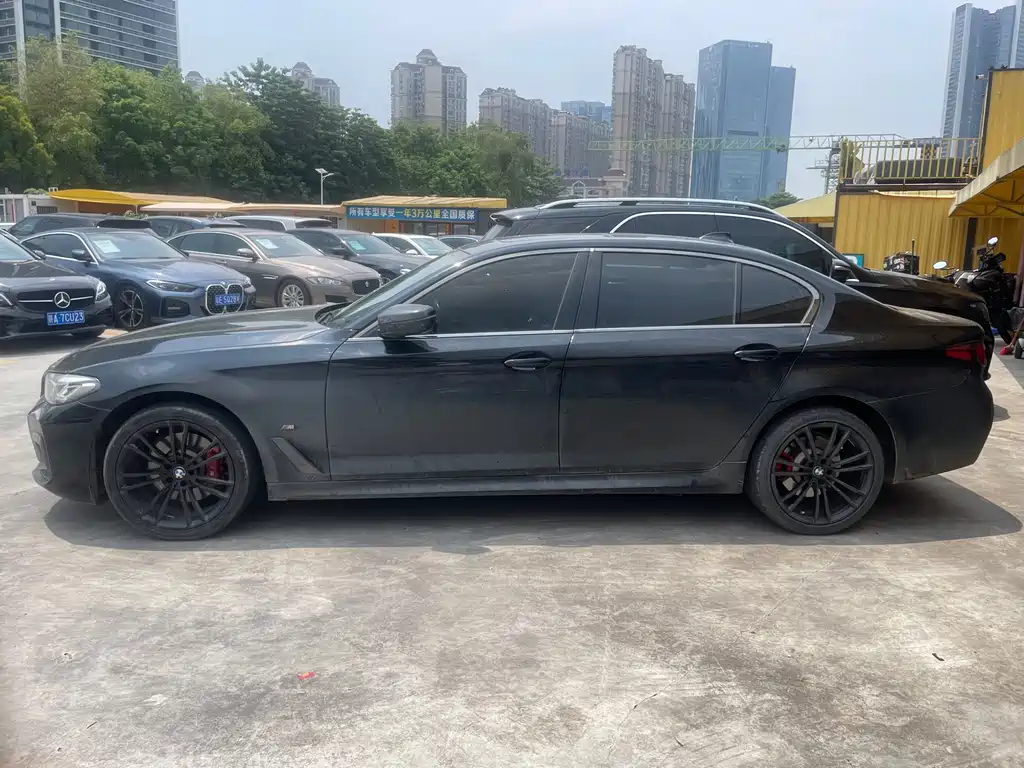 BMW 5 Series — миниатюра 3