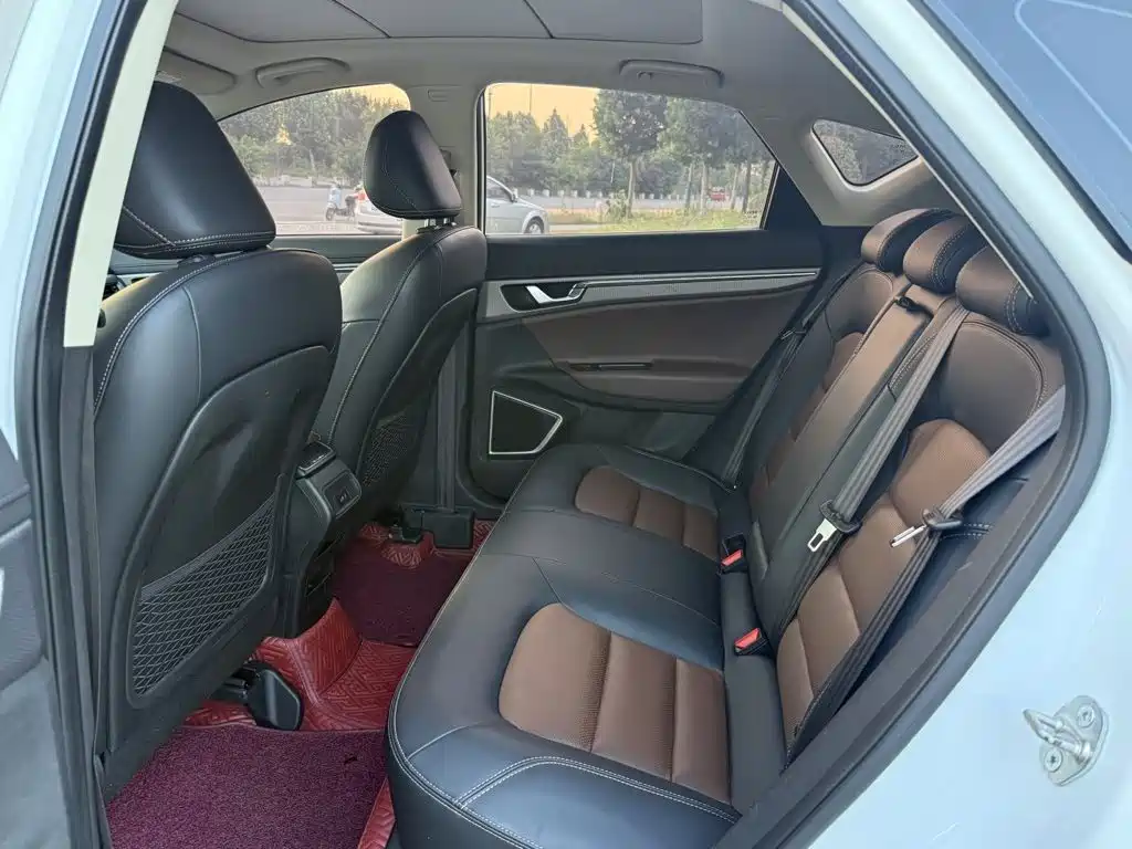 Geely Emgrand GS — миниатюра 17