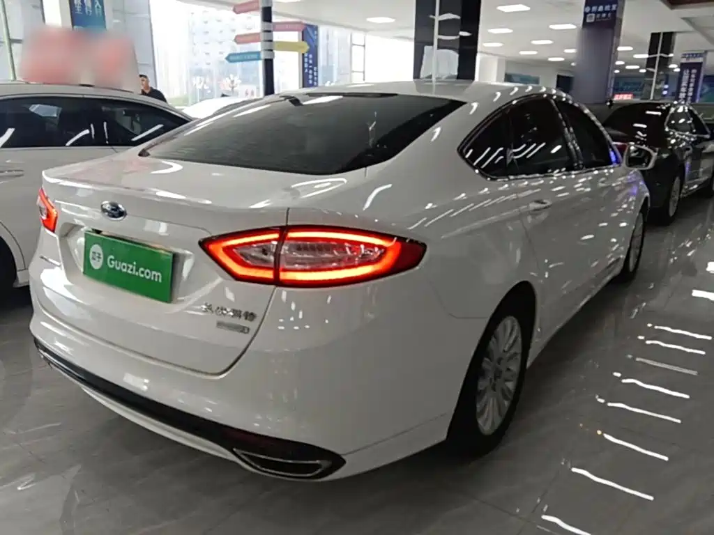 Ford Mondeo — миниатюра 7