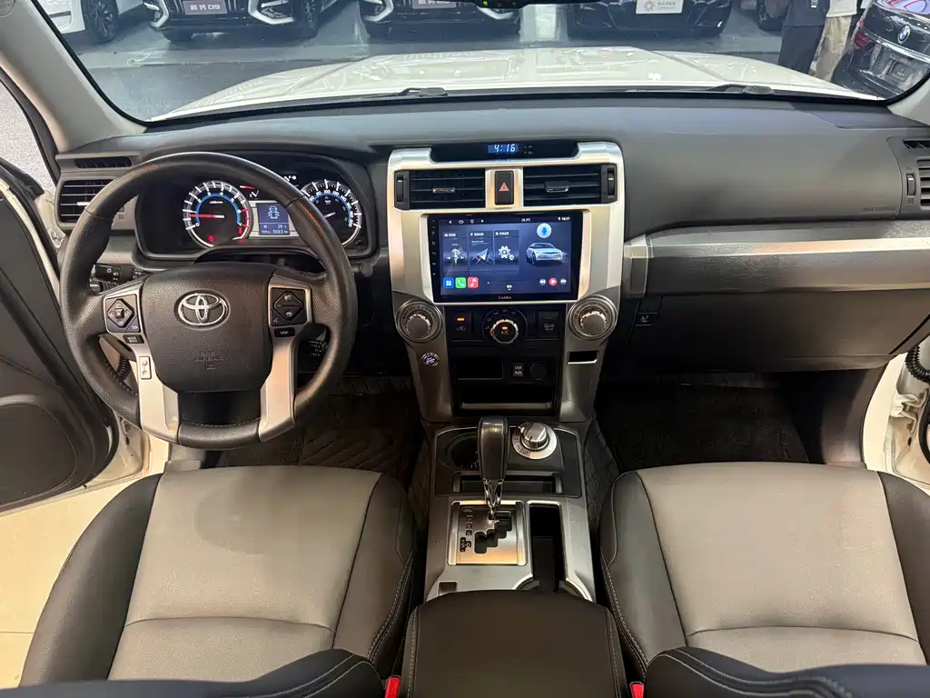 Toyota 4Runner — миниатюра 9
