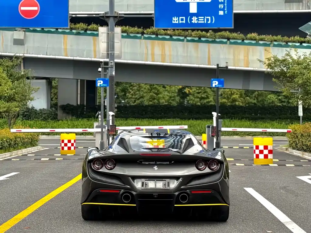 Ferrari F8 — миниатюра 8