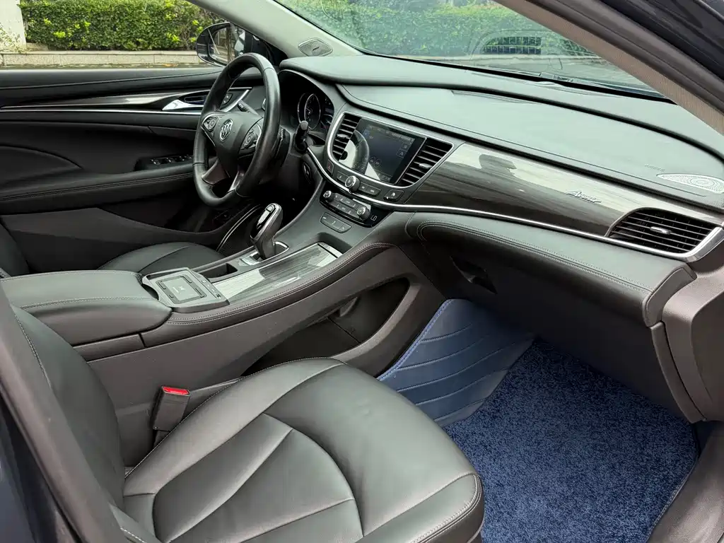 Buick LaCrosse — миниатюра 10