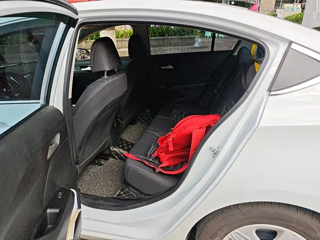 Chevrolet Cavalier — миниатюра 13