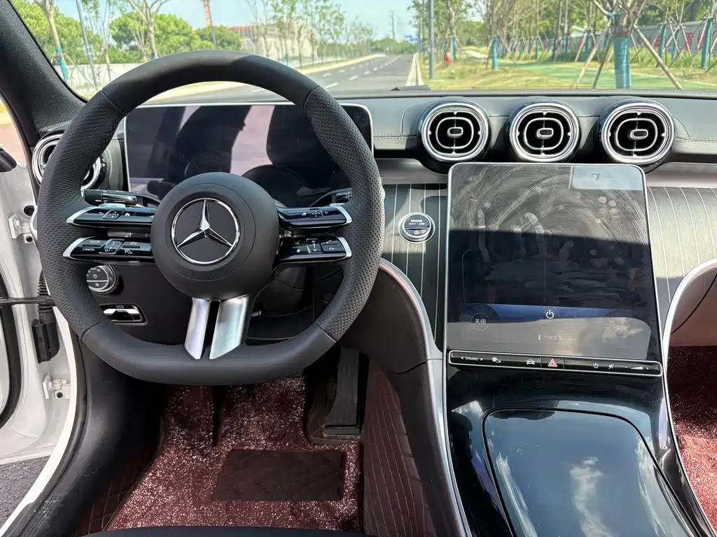 Mercedes-Benz C-Class — миниатюра 16
