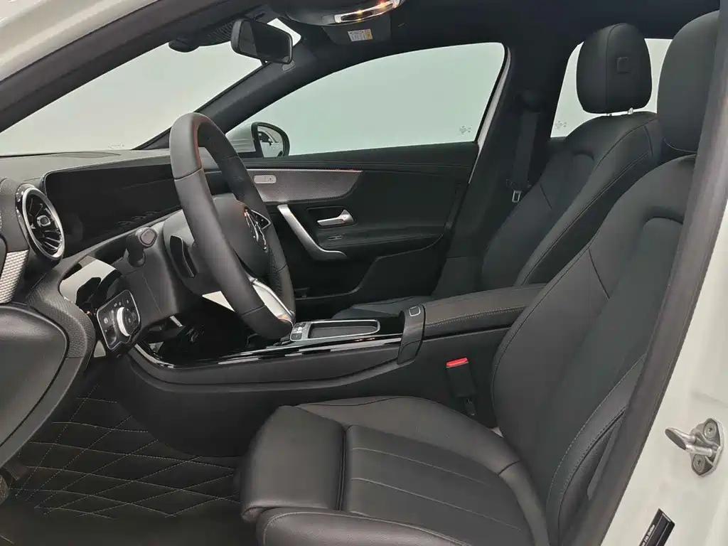 Mercedes-Benz A-Class — миниатюра 7