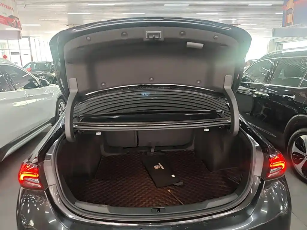 Buick LaCrosse — миниатюра 19